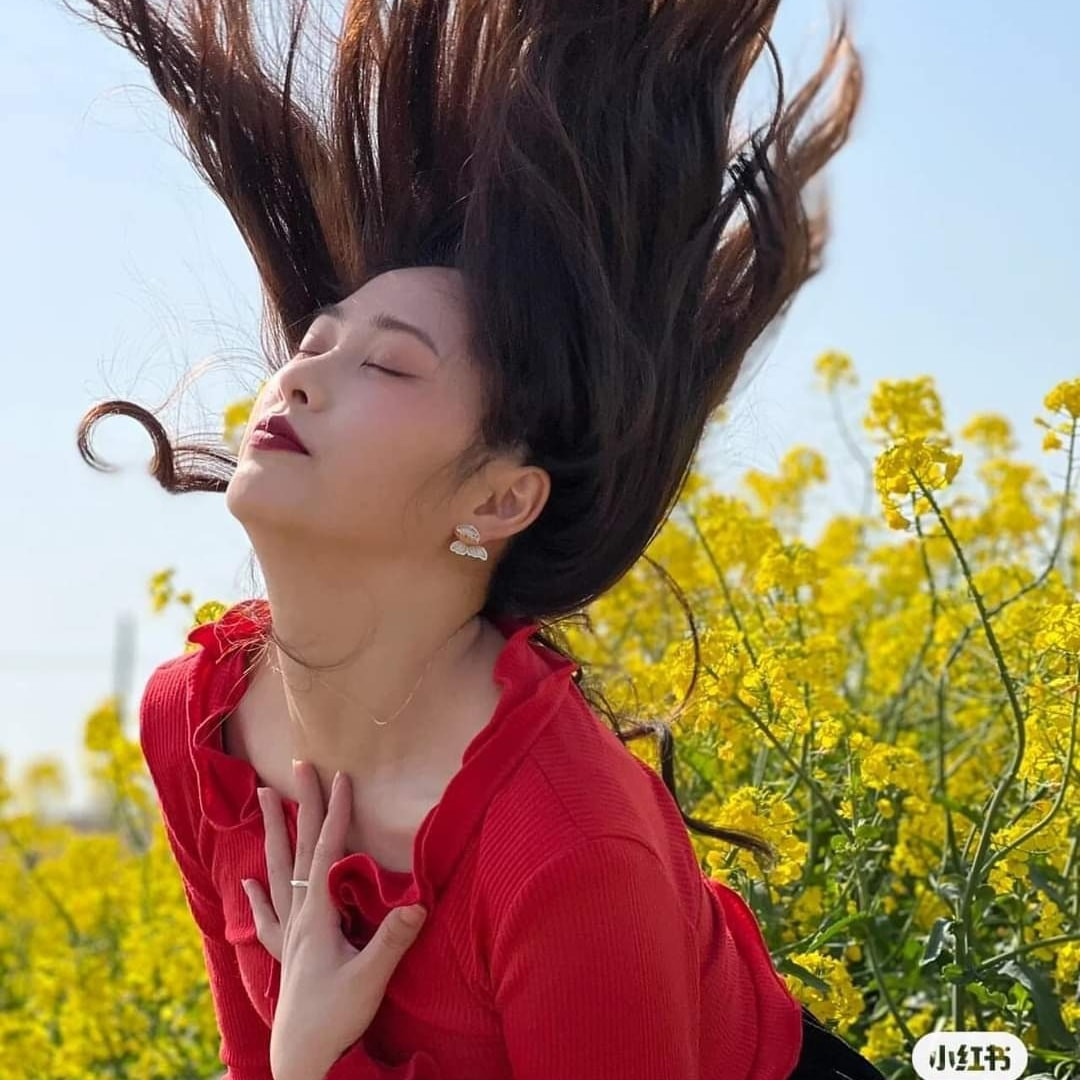 Mới đây một cô gái chia sẻ một vài khoảnh khắc khi nhờ bạn thân chụp ảnh khiến cư dân mạng cười ra nước mắt. Ảnh: Halo Hà Nội