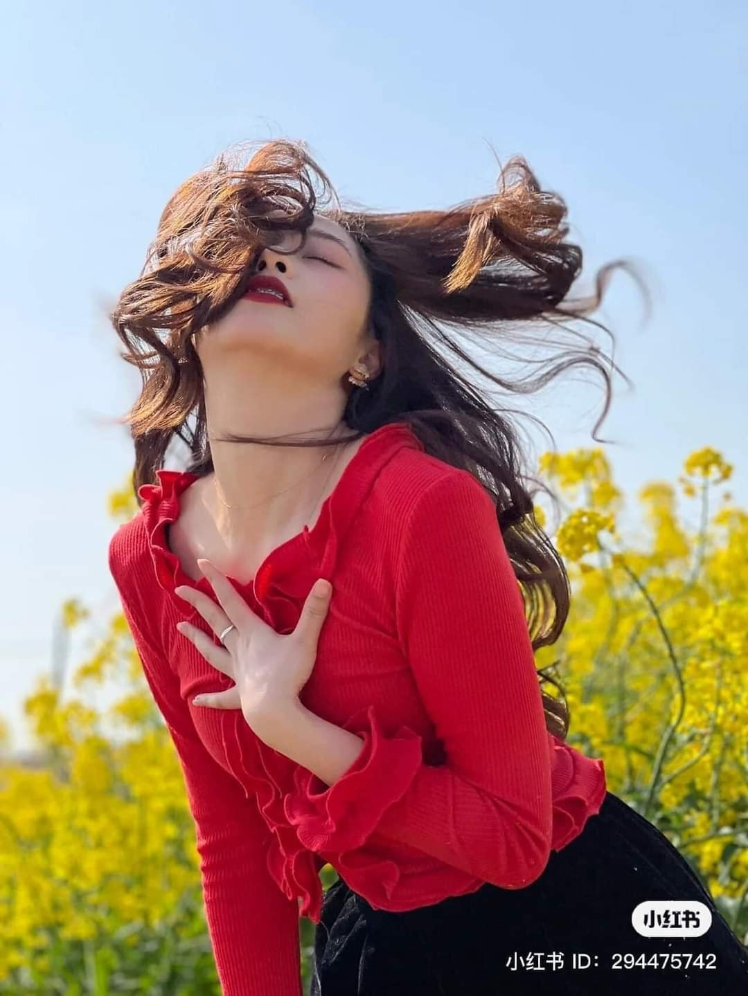 Tất cả những tấm ảnh này đều ghi lại khoảnh khắc xấu nhất, thảm họa nhất của cô gái khi tạo dáng. Ảnh: Halo Hà Nội