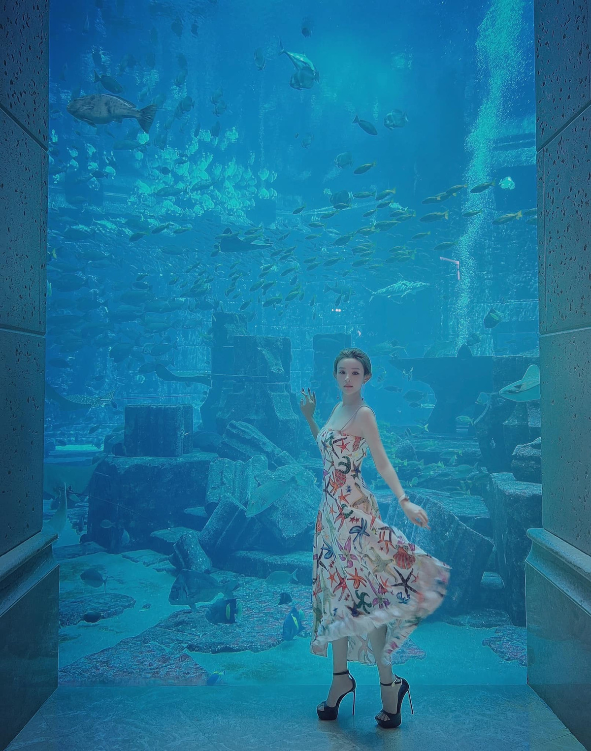 Nhiều người còn nói rằng với body "mê chữ ê kéo dài" thế này thì hỏi sao ông xã đại gia không mê đắm đuối cho được.