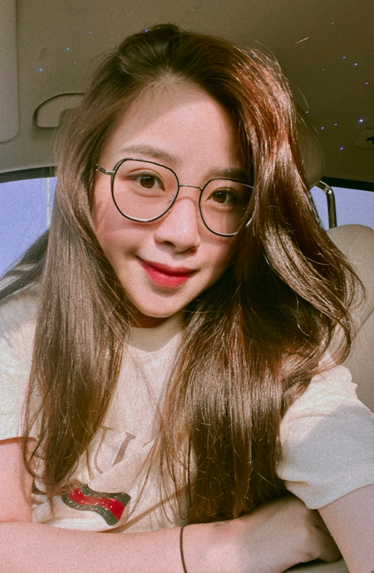 Phan Văn Đức và bà xã đã có chung một con gái xinh xắn là Dâu Tây (tên thật Phan Nhã Thùy An).