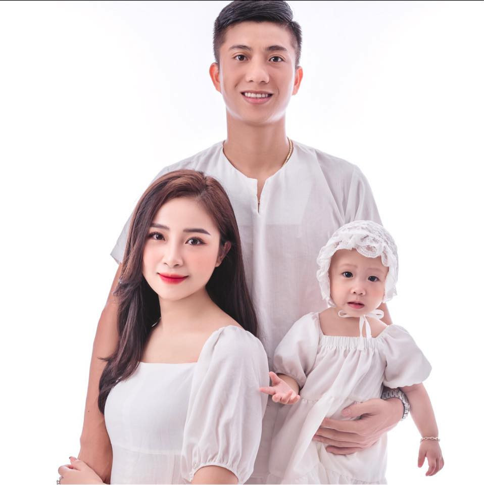 Có thể thấy sau trung vệ Bùi Tiến Dũng, Phan Văn Đức là cầu thủ tiếp theo chuẩn bị gia nhập hội ông bố 2 con.