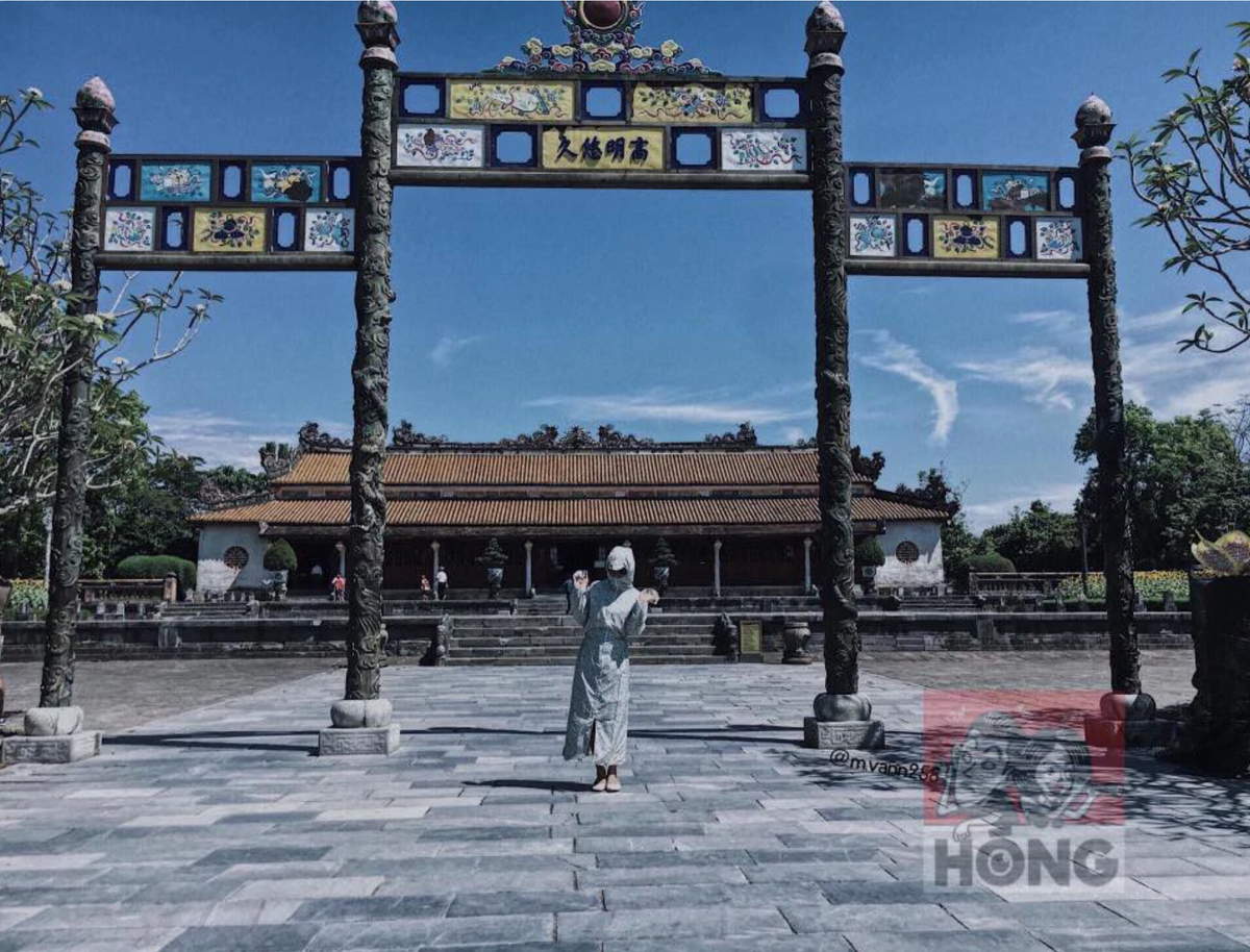 Không riêng gì đi biển, kể cả chụp ảnh check - in tại các địa điểm du lịch khác thì áo chống nắng phong cách ninja chính là lựa chọn tối ưu cho những ai sợ nắng.