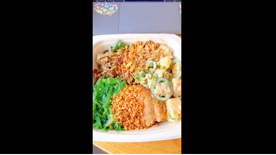 Chưa hết, nhà trường còn tặng mỗi sinh viên 65 USD/ngày (khoảng 1,5 triệu) để đặt đồ ăn.