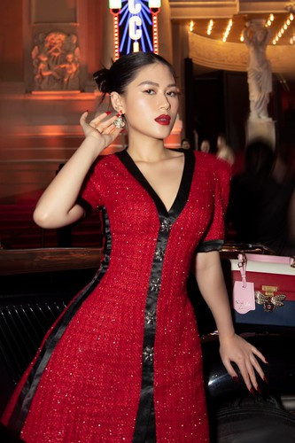 Trên MXH, Ngọc Thanh Tâm cũng gây chú ý khi thường xuyên công khai phản ứng với netizen, cả fan lẫn antifan.