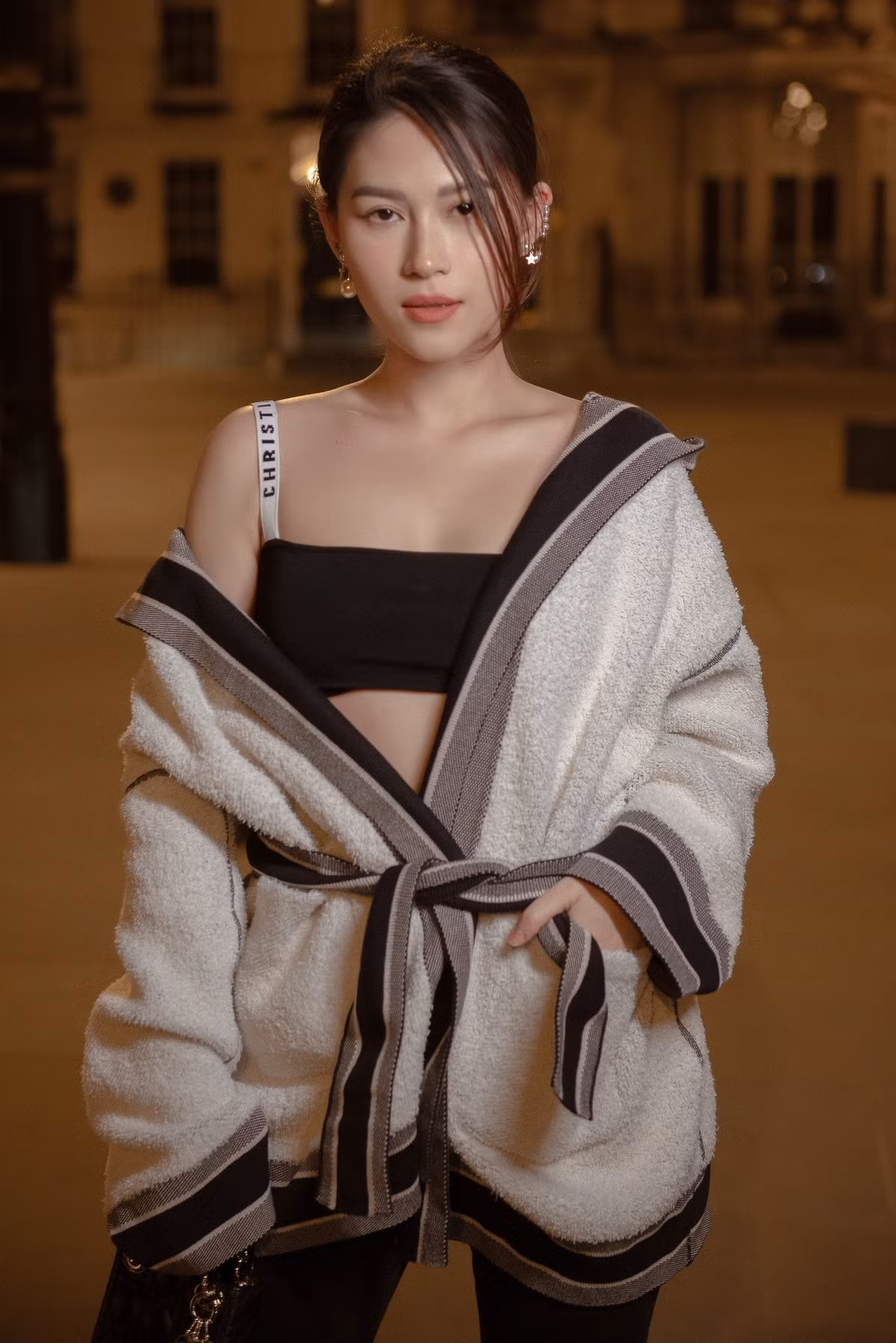 Bên cạnh lời ủng hộ cô nàng cũng nhiều lần đáp trả cư dân mạng không thương tiếc. Ảnh: Tổng hợp