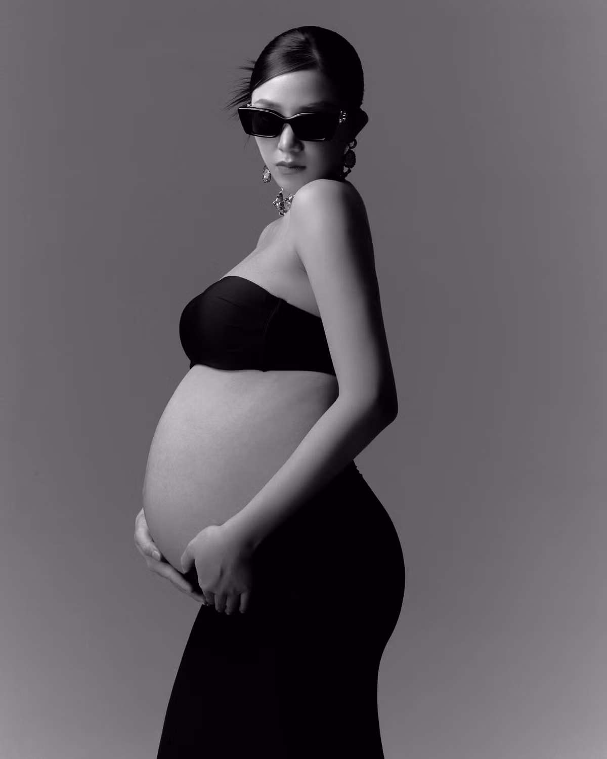 Cặp đôi này liên tục mang tới tin vui cho cư dân mạng khi "mở bát" đầu năm 2022 với thông báo đang mang thai em bé đầu lòng.