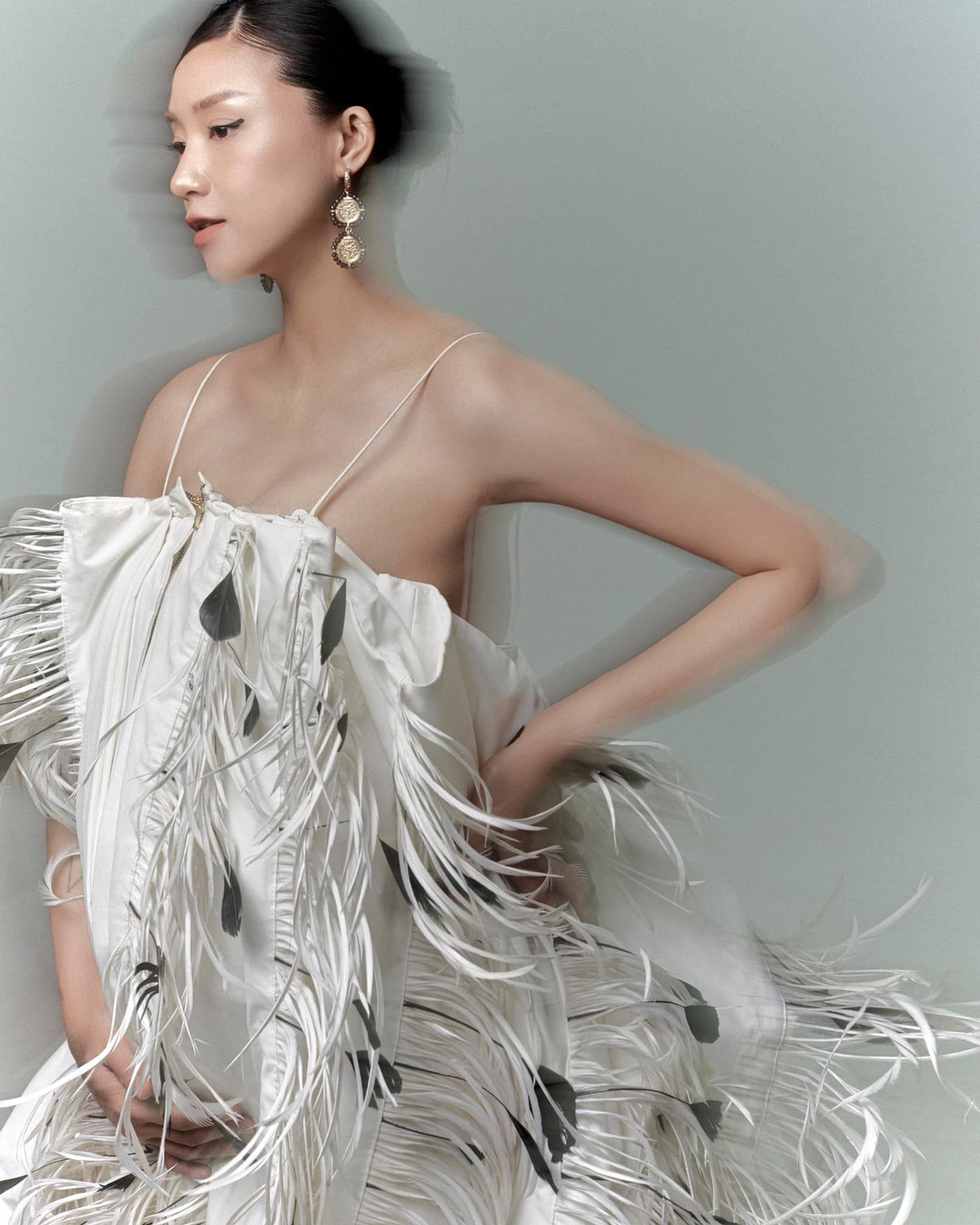 Trước đó, hồi tháng 12/2021 Salim được bạn trai thiếu gia Hải Long cầu hôn lãng mạn và nhận được nhiều lời chúc phúc của đông đảo mọi người.