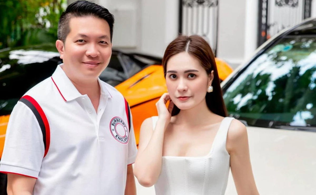 Trong thực đơn cho thấy mỗi loại lại chia thành nhiều món khác nhau, khách mời có thể thỏa thích, tha hồ lựa chọn, bao gồm: Hải sản, Sushi &amp; Sashimi, ...