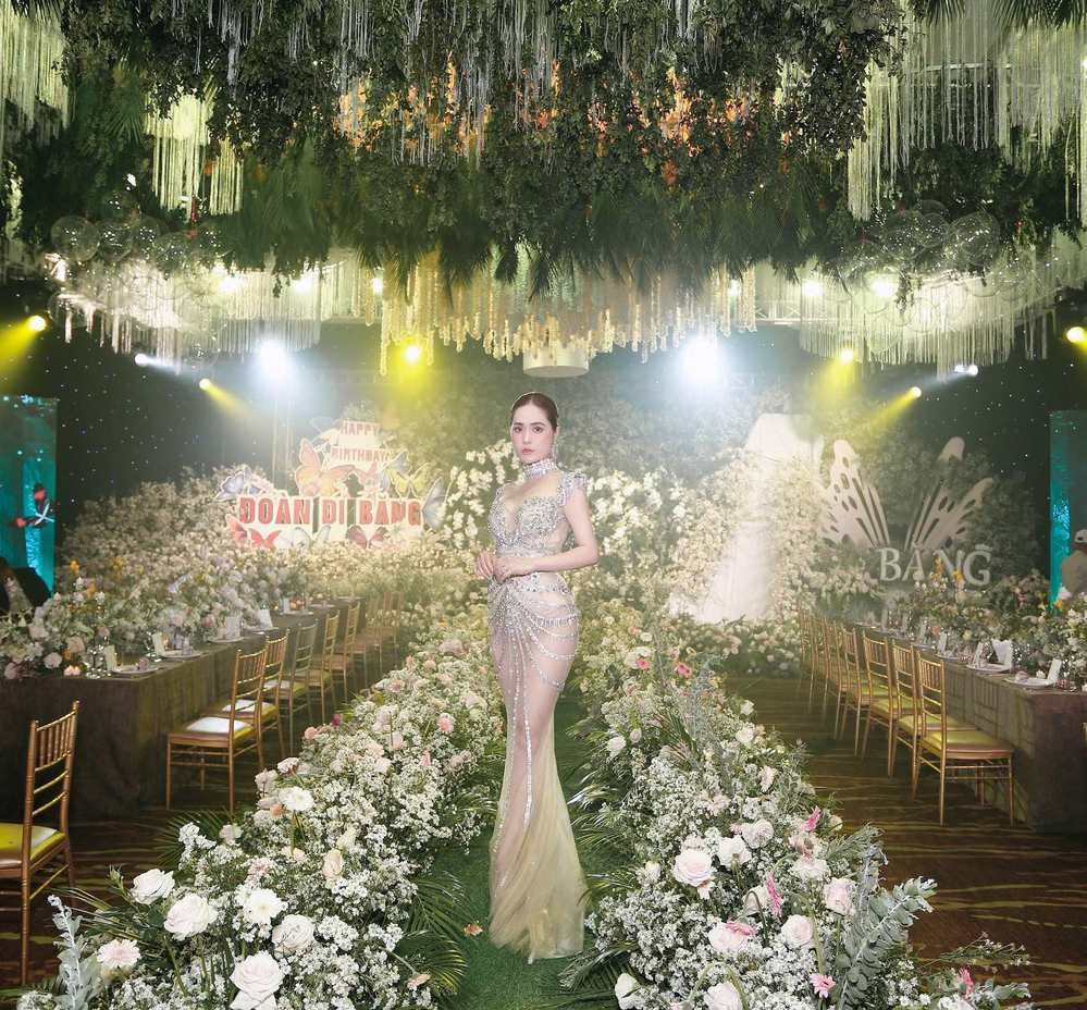 Được biết, hôm nay doanh nhân Nguyễn Quốc Vũ sẽ tổ chức tiệc sinh nhật. Hiện tại vẫn chưa rõ địa điểm cũng như hình thức về đại tiệc.