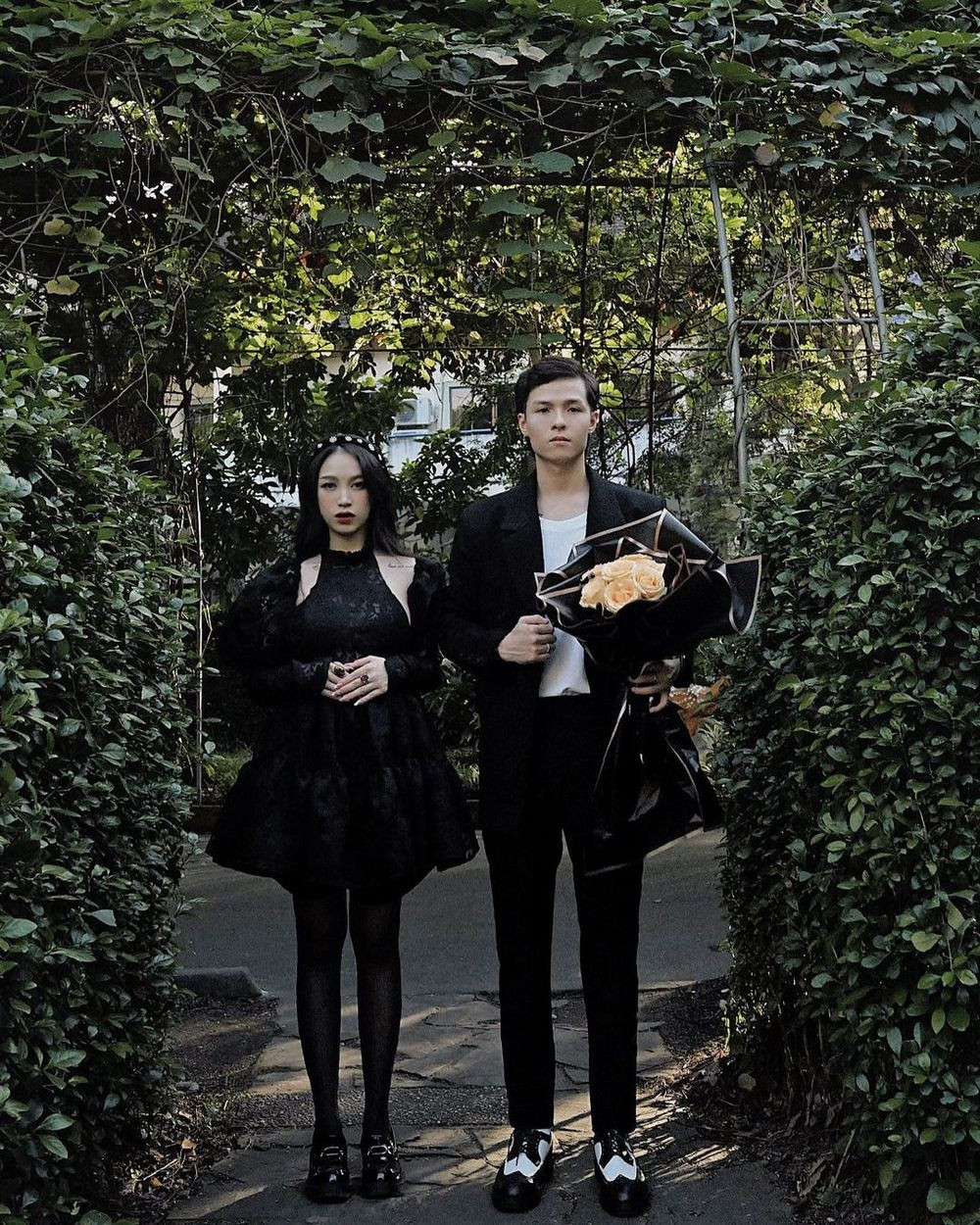 Mang thai lần 2, ái nữ đại gia Minh Nhựa ngày càng nhuận sắc hơn, cô liên tiếp cho ra lò những bộ ảnh khoe sắc vóc đẹp không tì vết dù bầu bí.