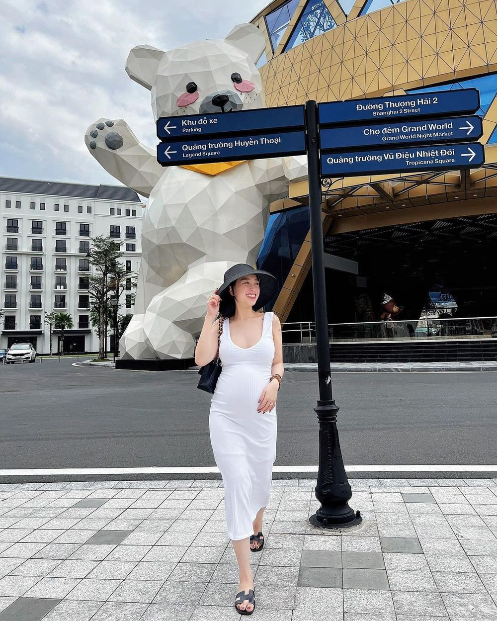 Ái nữ Minh Nhựa chụp ảnh bầu, chơi lớn “thả rông” gợi cảm Ai nu Minh Nhua chup anh bau, choi lon “tha rong” goi cam