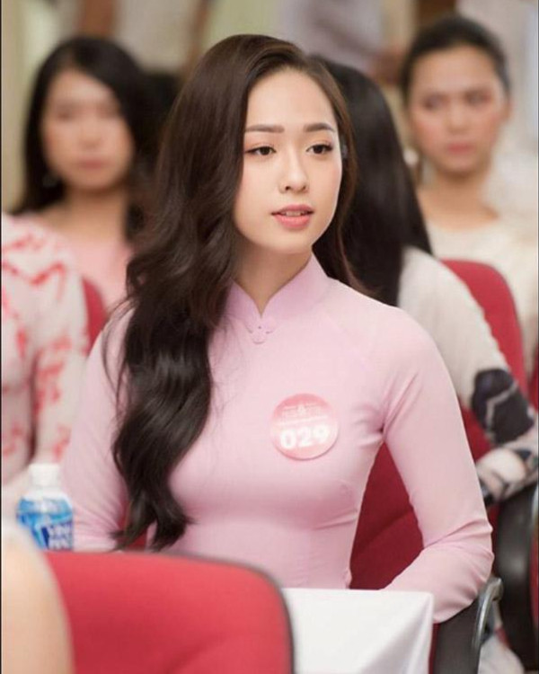 Trái ngược với Mai Ngọc, nữ MC Phạm Ngọc Hà My lại lựa chọn "theo chồng bỏ cuộc chơi" sau khi kết hôn.