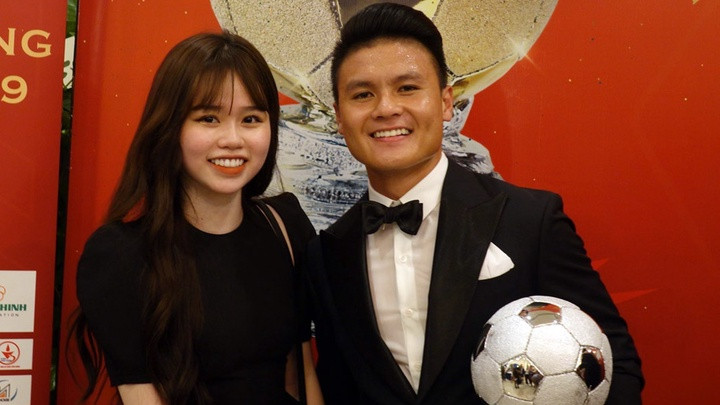 Là bạn gái cũ Quang Hải, Huỳnh Anh bất ngờ trở nên nổi tiếng, dù đã chia tay thế nhưng mọi nhất cử nhất động của cô vẫn được chú ý.