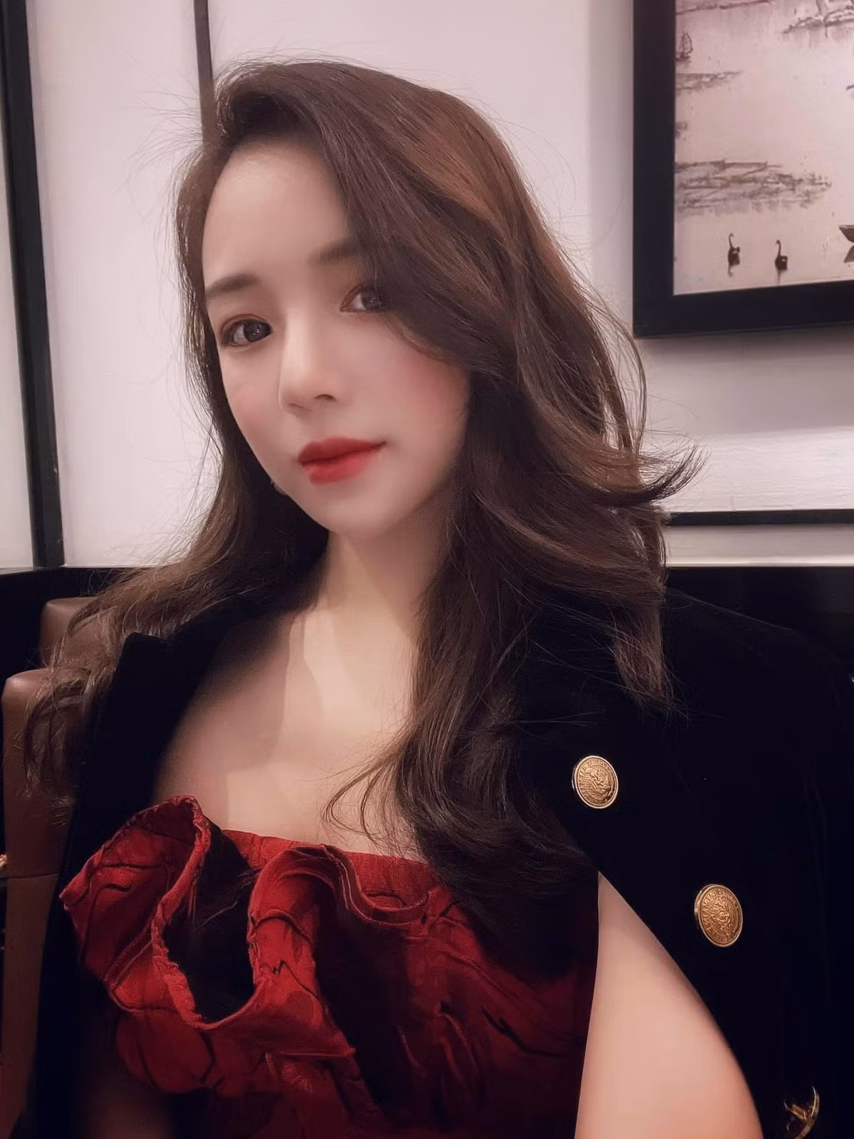 Sau nhiều năm nổi tiếng Nhã Tiên hiện tại lại theo đuổi hình ảnh gợi cảm, thậm chí gây tranh cãi.