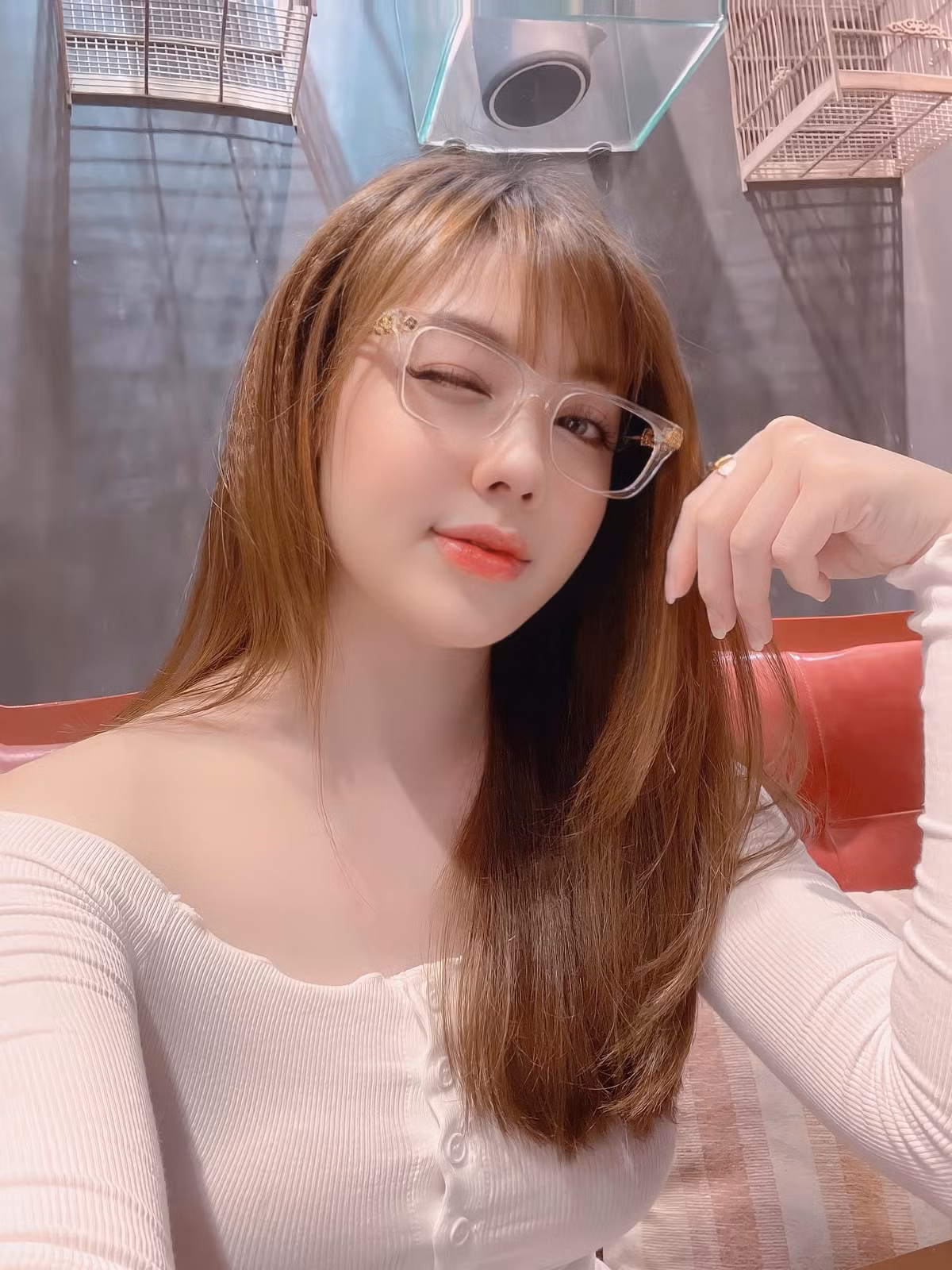 Ngay cả bản thân Âu Hà My cũng phải than thở: "Má bánh bao đi ăn tối khi chia sẻ ảnh lên trang cá nhân.