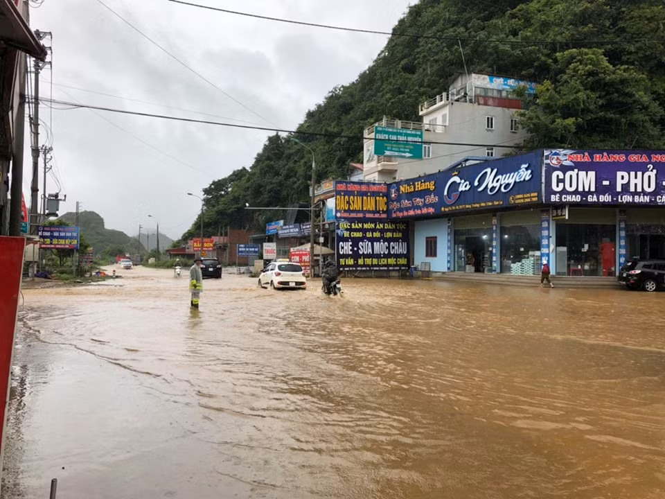 Son La: Anh huong con bao so 3 nhieu noi chim trong bien nuoc-Hinh-2