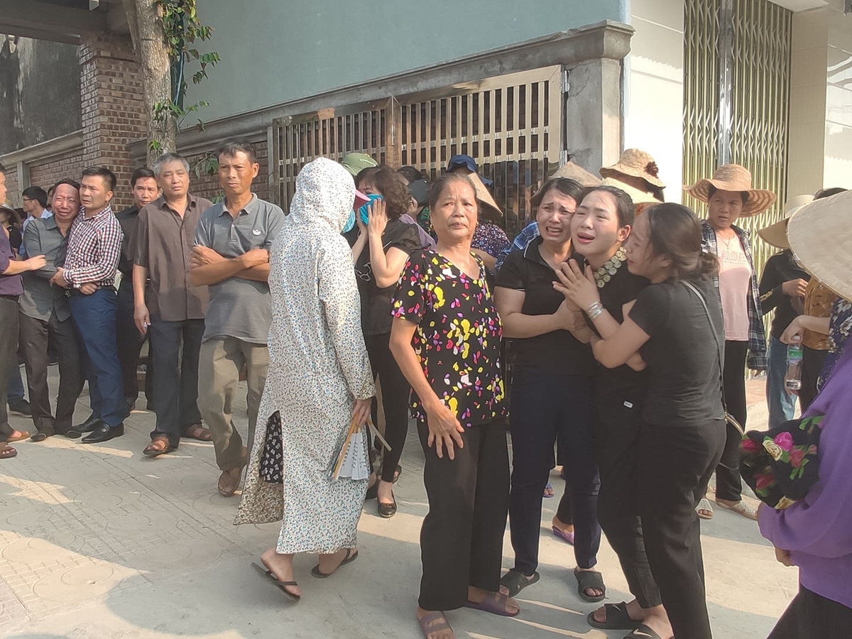 Sự ra đi đột ngột của bé L khiến cho gia đình, bạn bè và kể cả những người không quen biết bé đều cảm thấy xót xa, tiếc thương bởi hình ảnh cậu bé con ngày nào hay nói, hay cười, ngoan ngoãn, lễ phép mà nay đã “lá xanh rụng trước lá vàng".