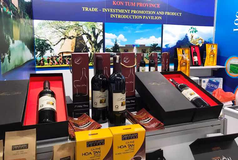 Sản phẩm rượu, cà phê hòa tan đến từ vùng Tây Nguyên Kon Tum