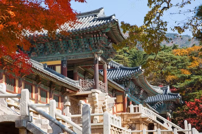 Bulguksa hay Phật Quốc tự là ngôi chùa cổ ở Hàn Quốc. Ngôi chùa này được xếp loại danh lam thắng cảnh và lịch sử số 1 của Hàn Quốc. Năm 1995, Bulguksa được UNESCO công nhận là Di sản văn hóa thế giới.