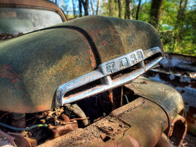 Đến năm 1970, Dean Lewis quyết định kiếm tiền bằng việc bảo tồn những ô tô phế liệu mà gia đình đã thu mua từ nhiều năm qua.