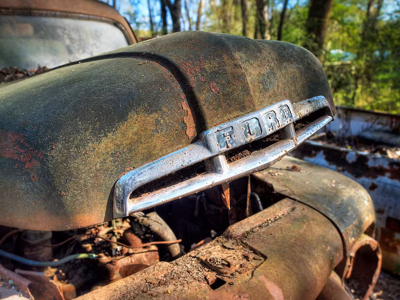 Đến năm 1970, Dean Lewis quyết định kiếm tiền bằng việc bảo tồn những ô tô phế liệu mà gia đình đã thu mua từ nhiều năm qua.