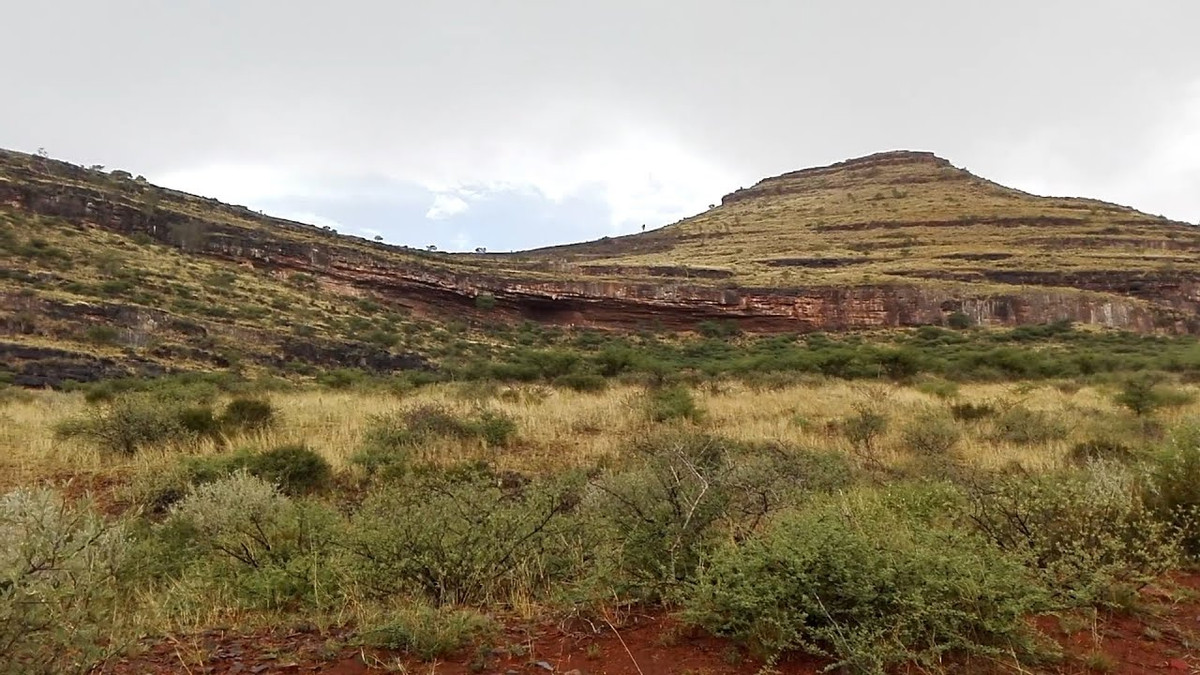 Chính vì vậy, nhà khảo cổ Jayne Wilkins thuộc Đại học Griffith ở Queensland, Australia cho rằng, sa mạc Kalahari có thể từng là nơi sinh sống của người Homo sapiens.