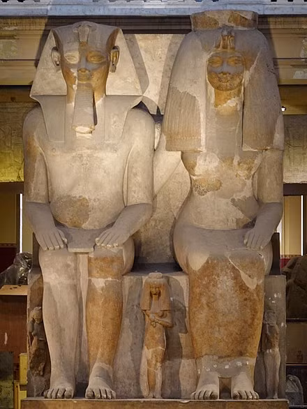 Một vài ghi chép khác cho hay vợ chồng pharaoh Amenhotep III có với nhau nhiều hơn 7 người con. Tuy nhiên, quan điểm này chưa được giới chuyên gia chứng thực.