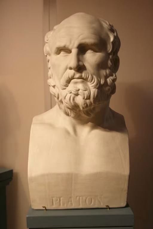 Bộ ba thầy trò Socrates, Plato và Aristotle đều là những triết gia danh tiếng và trở thành những trụ cột quan trọng của nền triết học phương Tây cổ đại. Cả ba đều viết nhiều tác phẩm triết học có ảnh hưởng lớn tới hệ tư tưởng phương Tây.
