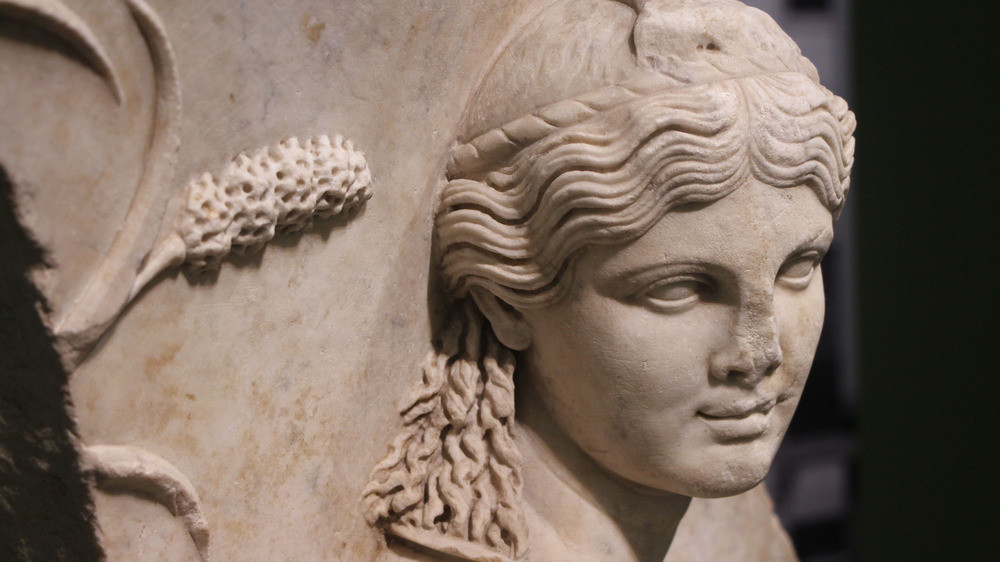 Trong nhiều tài liệu, các chuyên gia tìm thấy nhiều thông tin về các nam võ sĩ giác đấu. Vì vậy, nhiều người cho rằng trò chơi đẫm máu khiến dân La Mã phát cuồng chỉ có các nam võ sĩ giác đấu.