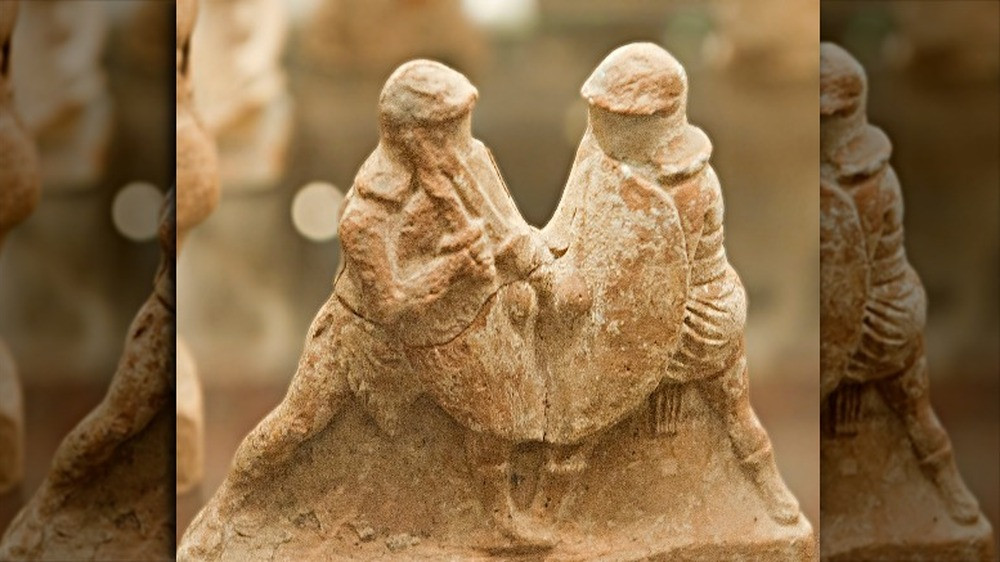 Thế nhưng, trên thực tế, phụ nữ cũng trở thành võ sĩ giác đấu. Số lượng nữ võ sĩ giác đấu không nhiều nên thông tin về họ ít được biết đến.