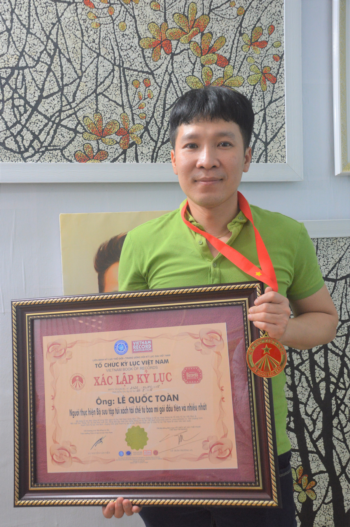 Thay giao mien Tay lap ky luc lam tui xach tu vo mi goi