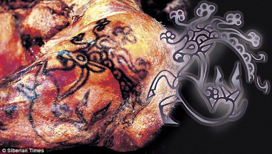 Thêm nữa, "Công chúa Altai" khiến giới học giả quan tâm bởi bà đeo thắt lưng đỏ tượng trưng cho chiến binh.