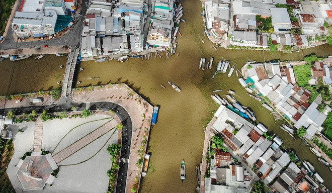 Tỉnh Sóc Trăng hiện nay có 11 đơn vị hành chính cấp huyện, trong đó có 2 thị xã là Vĩnh Châu và Ngã Năm. Tỉnh lỵ của tỉnh này là thành phố Sóc Trăng.