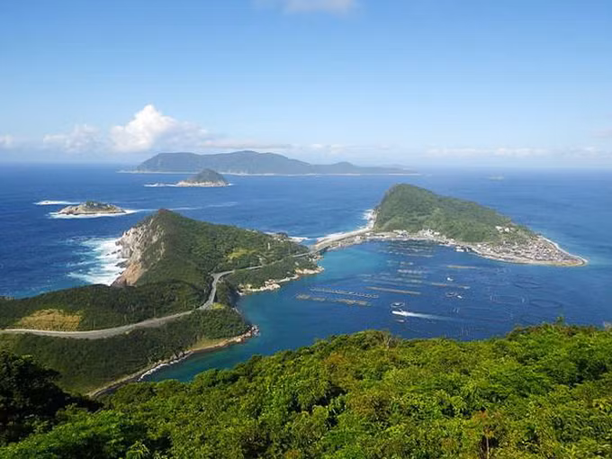 Vào năm 2017, hòn đảo Okinoshima của Nhật Bản được UNESCO công nhận là di sản văn hóa thế giới.