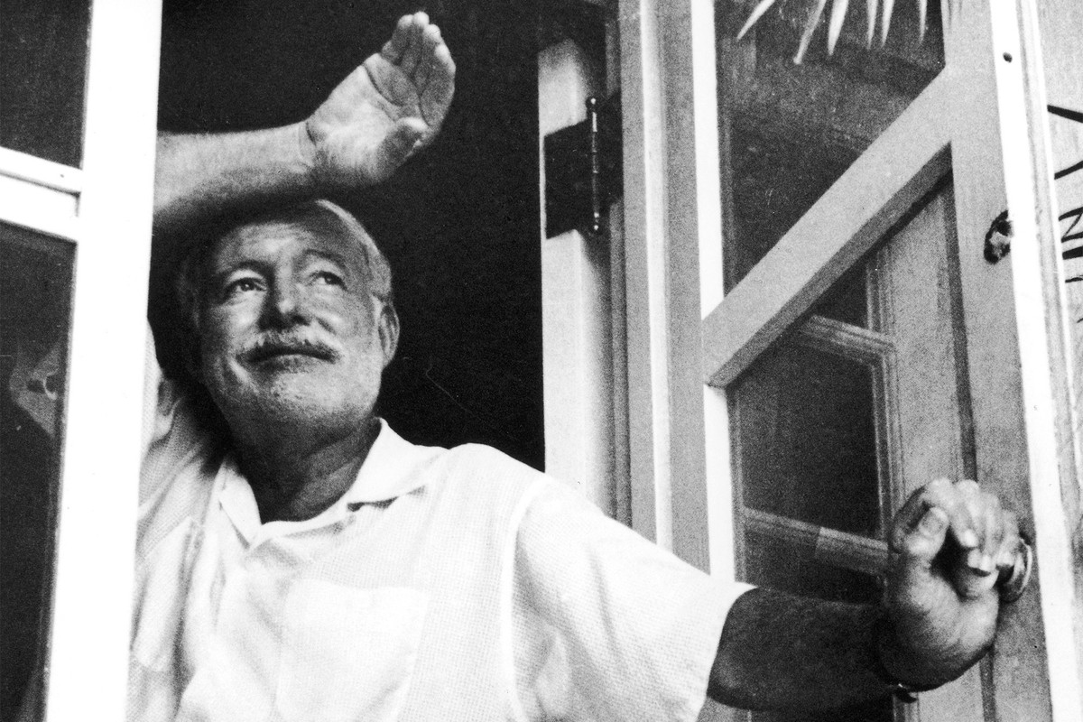 Đến cuối những năm 1940, nhà văn Hemingway gần như không còn bất cứ mối liên hệ nào với KGB.