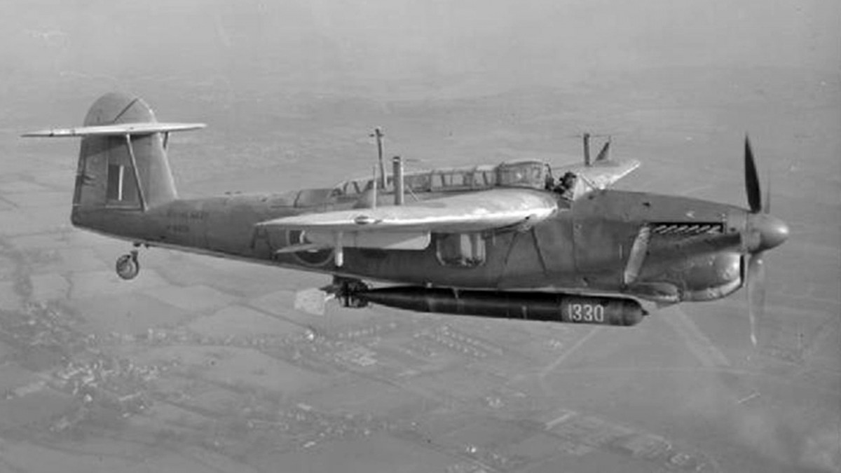 Trong đó, tàu vận tải cỡ lớn Rigel của Đức được một số tàu tuần tra hộ tống. Khi ấy, nhóm tàu này của chính quyền Hitler di chuyển hướng về Trondheim.