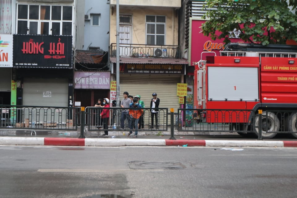 Theo thông tin ban đầu, vụ cháy xảy ra tại ngôi nhà 311 phố Tôn Đức Thắng. Khi xảy ra cháy, trong nhà lúc này nghi có nhiều người lớn và trẻ em đang ngủ. 