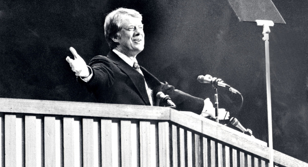 Vật thể lạ nghi UFO di chuyển rất nhanh. Nó chỉ dừng lại một chút rồi nhanh chóng biến mất.