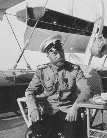 Trong số này, các nhà nghiên cứu dành nhiều sự chú ý đến "ngôi nhà" trên mặt nước của Sa hoàng Nicholas II. Đó chính là du huyền hoàng gia Shtandart. Theo các chuyên gia, du thuyền Shtandart là con tàu sang trọng bậc nhất ở Đế chế Nga dưới thời Sa hoàng.