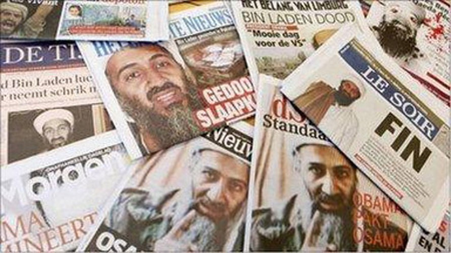 Tiếp đến, vào ngày 2/5/2011, thi thể bin Laden được Mỹ chở ra tàu sân bay USS Carl Vinson để bí mật thủy táng ở khu vực không được tiết lộ tại vùng biển Arab.