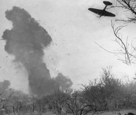 Cụ thể, theo các nhà nghiên cứu lịch sử, dưới áp lực của Đức quốc xã, Thụy Điển đồng ý cho quân Đức đi qua lãnh thổ của nước này.