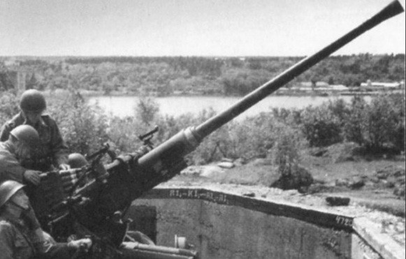 Vì vậy, về sau, Liên Xô cử một phái đoàn đến những địa điểm bị đánh bom để đánh giá, kiểm tra thiệt hại. Cuối cùng, giới chức Liên Xô bồi thường cho Thụy Điển 40.000 kronas.