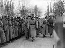 Trong số này, lính Nga chuẩn bị thịt khô, cá khô, nấm khô, củ cải, bắp cải...