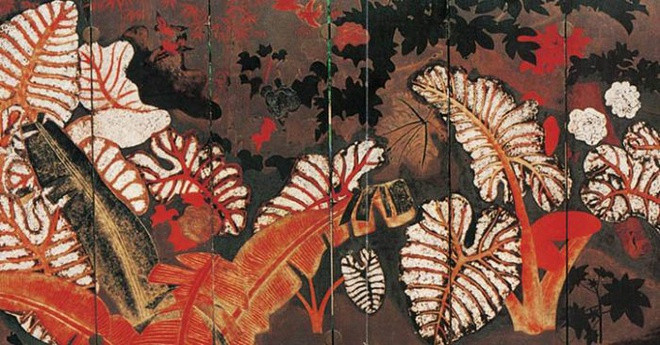 Chủ đề quen thuộc của họa sĩ Nguyễn Gia Trí là những thiếu nữ duyên dáng, nhàn tản trong khung cảnh thiên nhiên thơ mộng. Với chất son, sơn than, vàng, bạc, vỏ trứng, sơn cánh gián, Nguyễn Gia Trí đã tạo cho tranh sơn mài một vẻ đẹp lộng lẫy, chiều sâu bí ẩn, đưa kĩ thuật sơn mài lên đỉnh cao, khẳng định tầm quan trọng của chất liệu hội họa này trong nền mĩ thuật Việt Nam. Ảnh: Wikipedia.