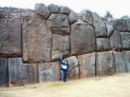 Theo các chuyên gia, người Inca xây dựng bức tường Sacsayhuaman kiên cố như tường của các tòa lâu đài thời Trung cổ.
