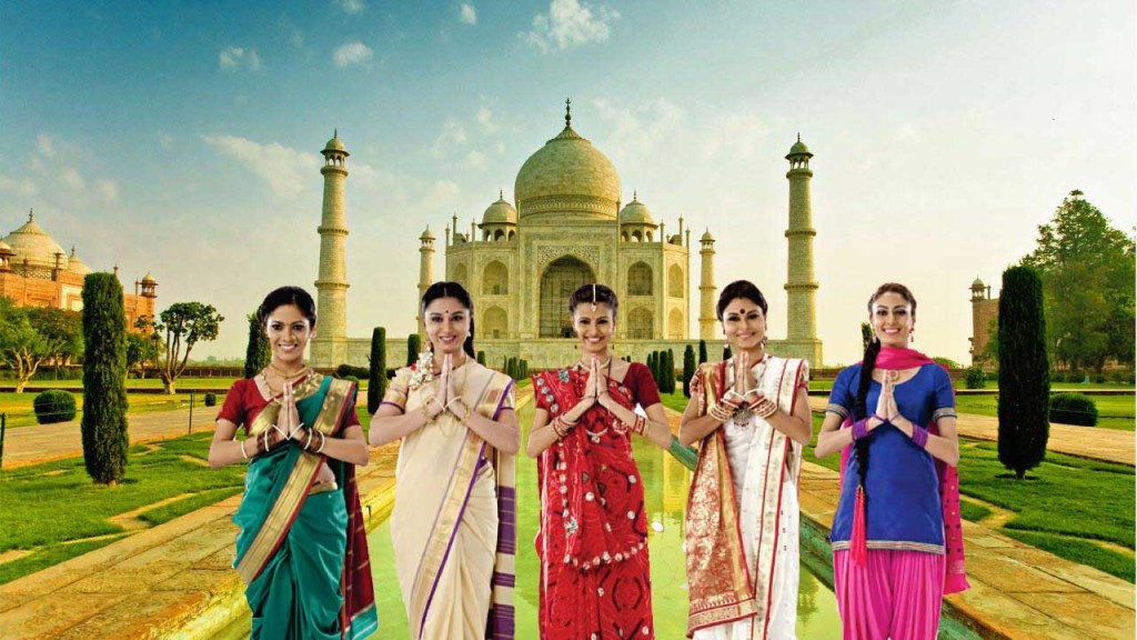 Thêm nữa, từ Namaste cũng có thể được hiểu là "na ma" (không phải của tôi). Điều này thể hiện sự giảm bớt cái tôi của bản thân trước một người khác.