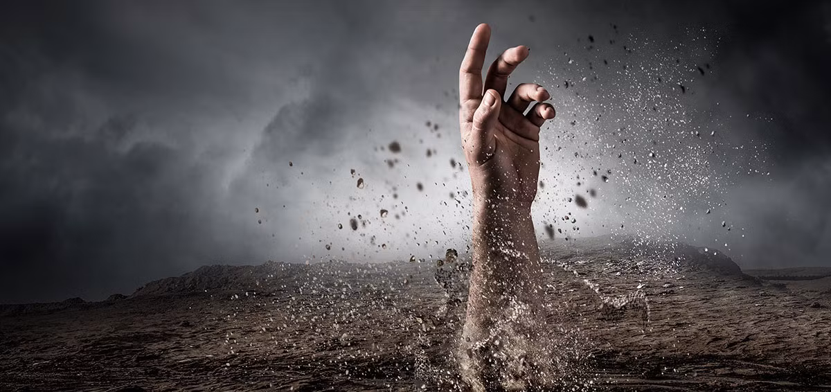 Sự việc Essie bị chôn sống xảy ra vào năm 1915. Vào một ngày, cô bất ngờ lên cơn động kinh rồi ngất đi.