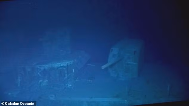 Nguyên do là bởi, xác tàu USS Johnston nằm ở độ sâu 6.456m, tương đương với chiều cao của 15 tòa nhà Empire State cộng lại.