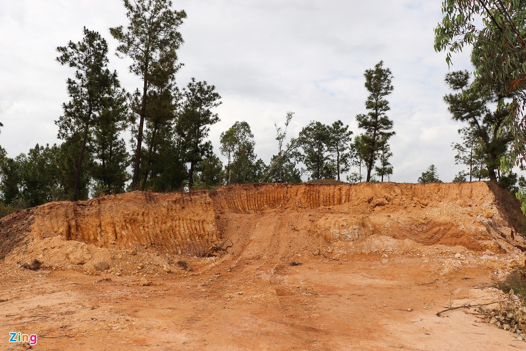 Ông Nguyễn Minh Hiếu, Phó chủ tịch UBND thị xã Điện Bàn, cho biết lãnh đạo địa phương đã chỉ đạo các ngành vào cuộc kiểm tra và sẽ thanh tra các sai phạm. "Lãnh đạo thị xã đã giao cho các ngành chức năng có liên quan kiểm tra và sẽ có báo cáo cụ thể", ông Hiếu nói.