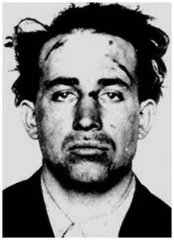 Năm 21 tuổi, Nelson có hành động quấy rối Mary Summers, 12 tuổi. Hành vi phạm tội của gã không thực hiện được khi bé gái la hét và được mọi người tới cứu kịp thời.